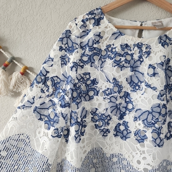Chico's Floral Blue Printed Lace Top Flare Sleeve Prairie Coastal Modest 12/14 - Picture 7 of 12
